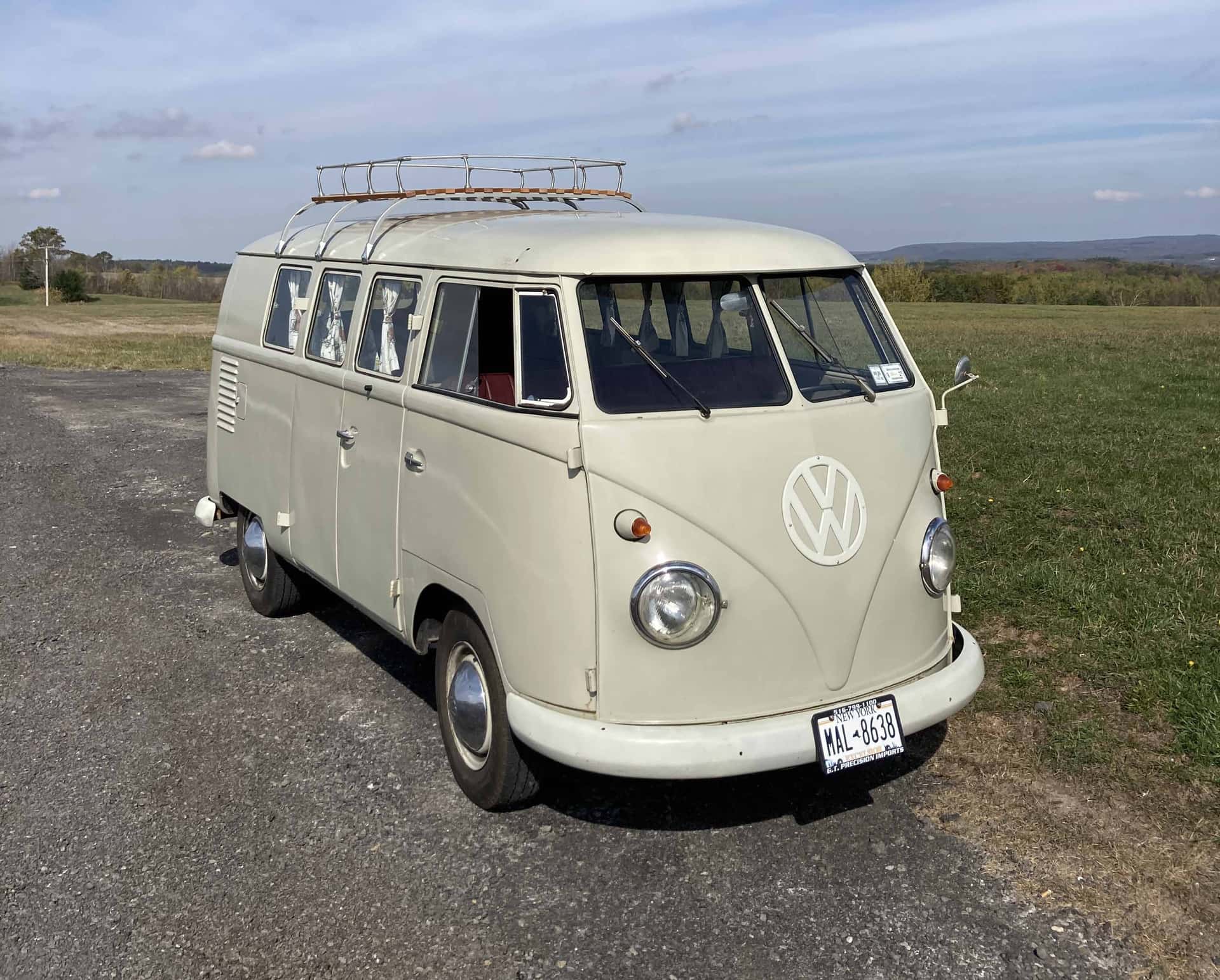 1960 Volkswagen Transporter sold for $18,781