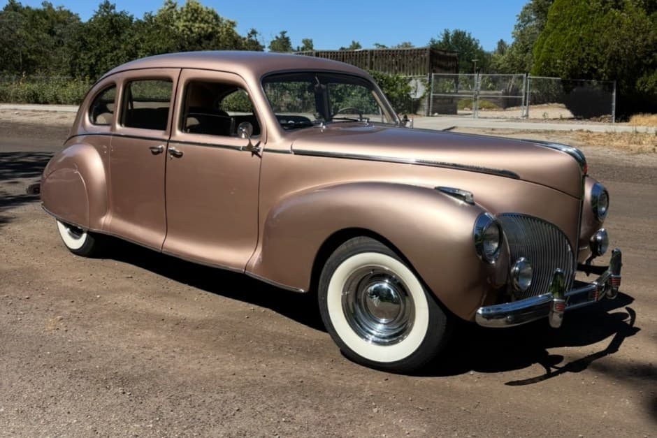 1941 Lincoln Zephyr sold for $8,300