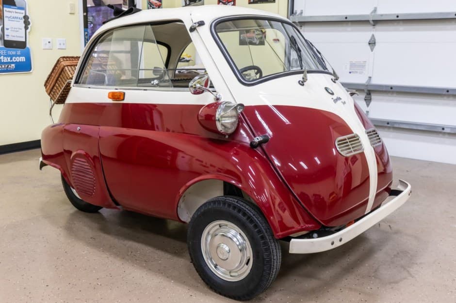 1959 BMW Isetta sold for $39,750