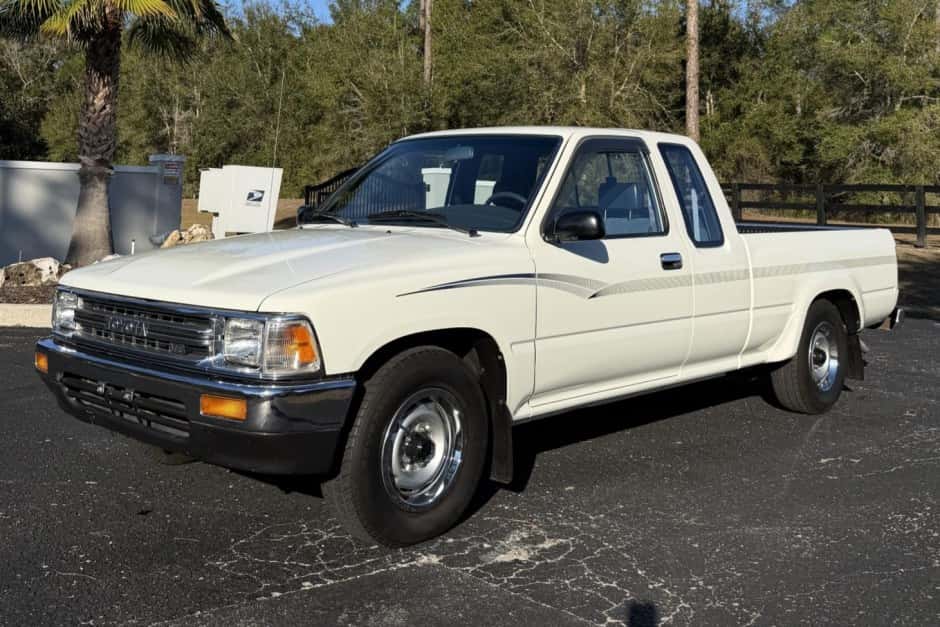 1991 Toyota Pickup (N80/90/100/110 1989-1997) sold for $16,250