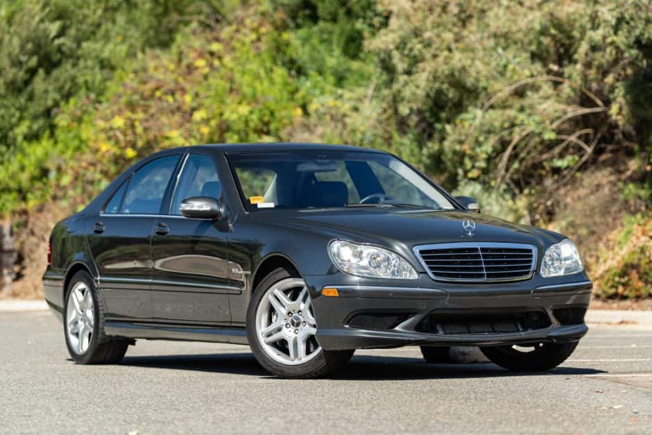 2004 Mercedes-Benz W220 S-Class sold for $12,000