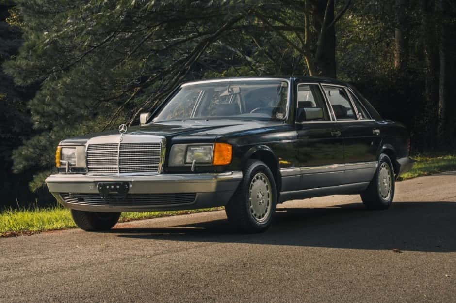 1988 Mercedes-Benz W126 S-Class sold for $6,800