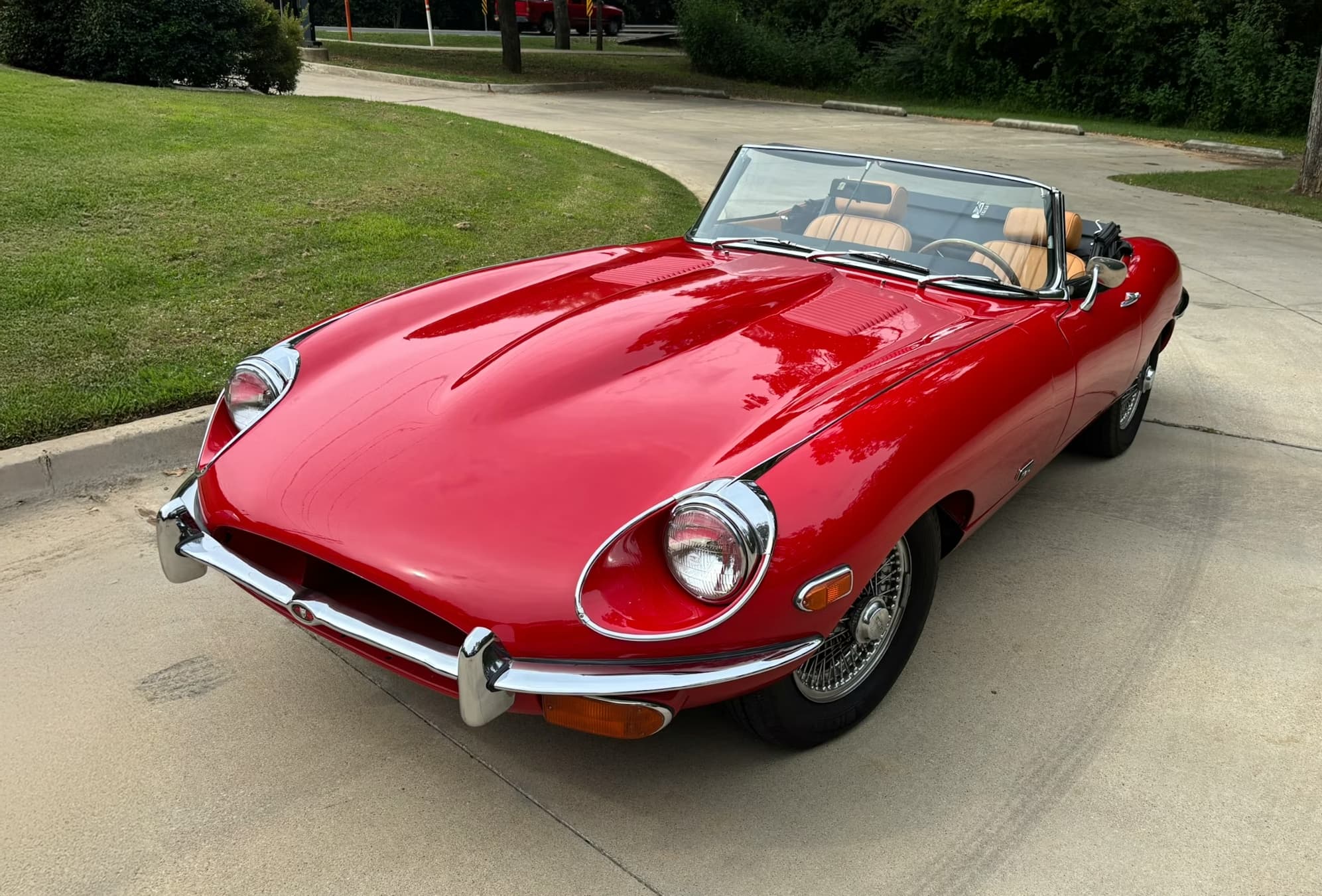 1971 Jaguar E-Type sold for $60,000