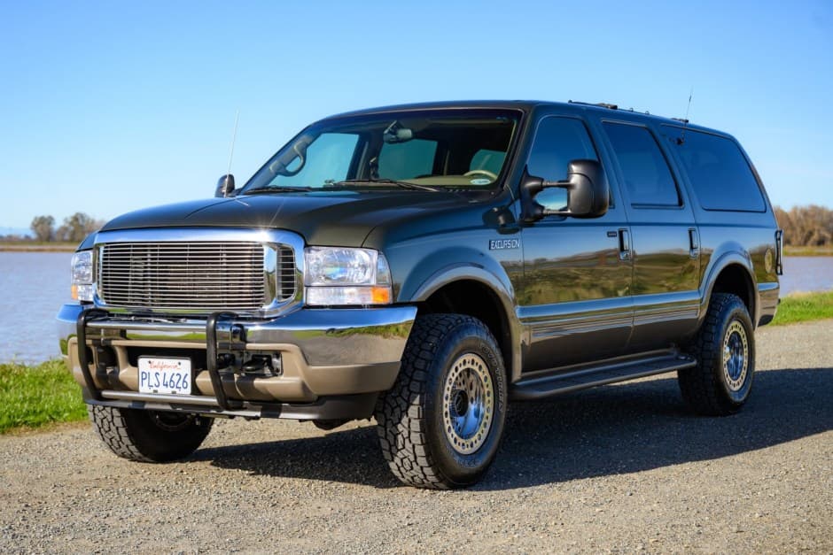 2000 Ford Excursion sold for $26,000