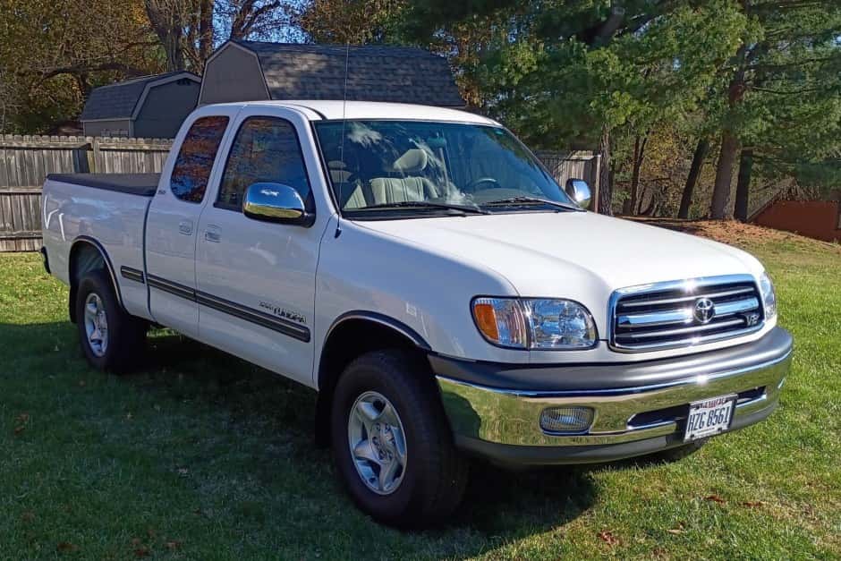 2000 Toyota Tundra (XK30/XK40 2000-2006) sold for $32,000