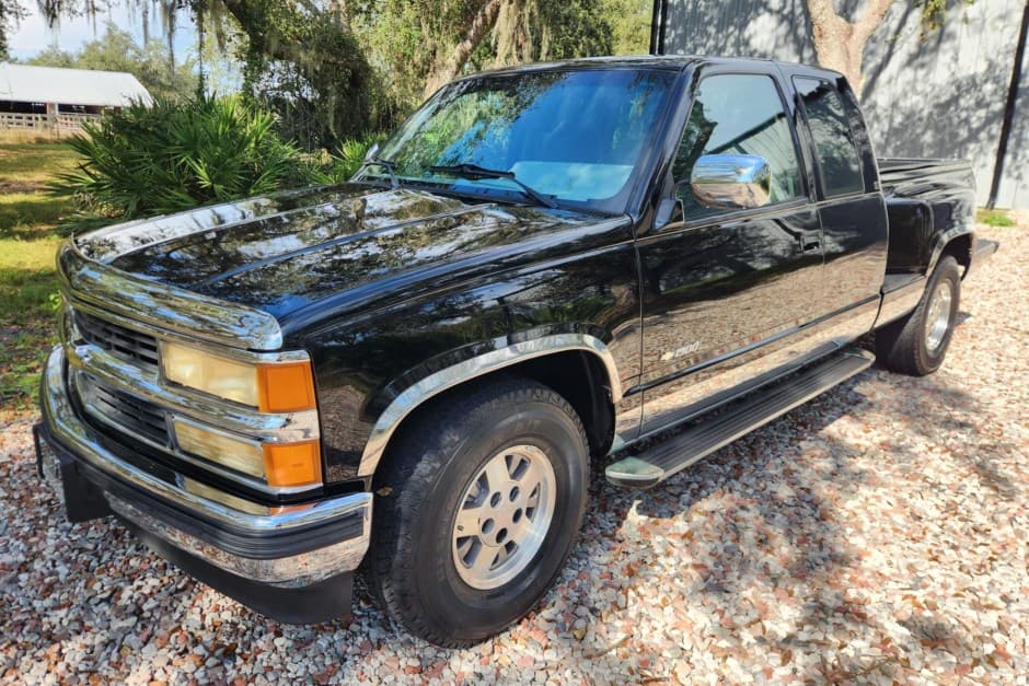 1994 Chevrolet C/K GMT400 (1988-2002) sold for $10,900