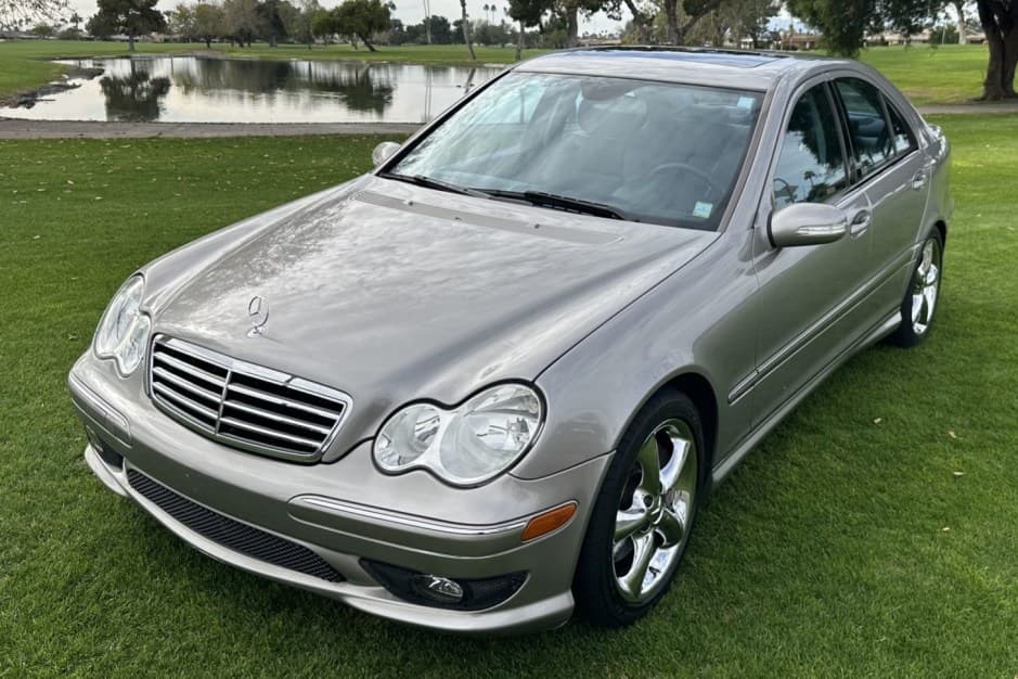 2006 Mercedes-Benz W203 C-Class sold for $6,338