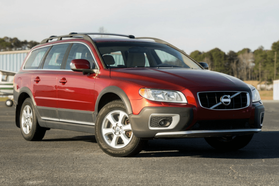 2011 Volvo XC70 sold for $11,238