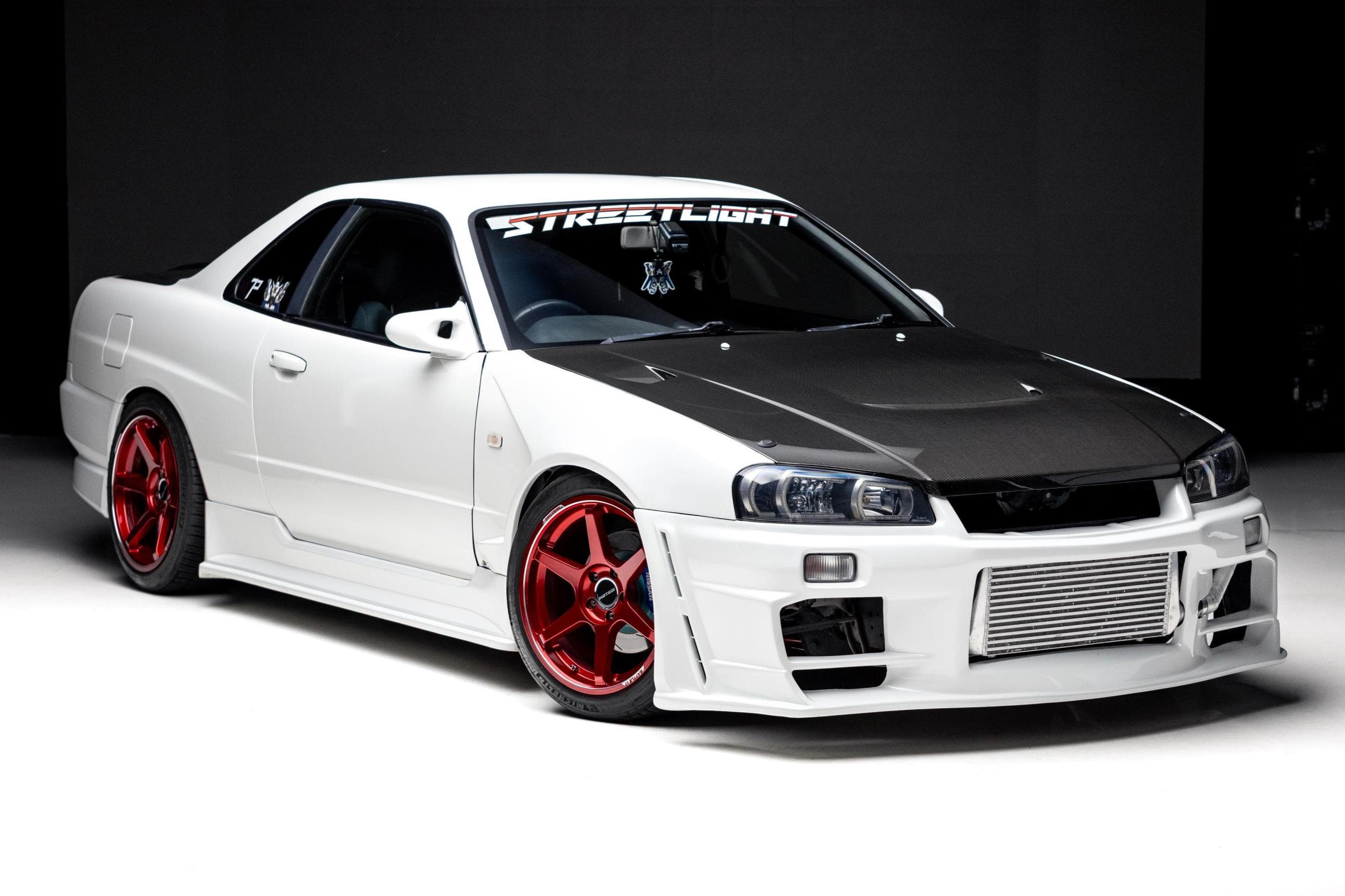 2000 Nissan R34 Skyline sold for $29,600