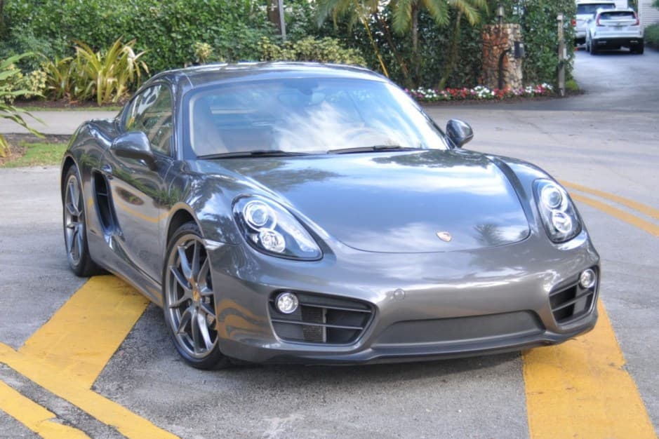 2014 Porsche 981 Cayman sold for $39,500
