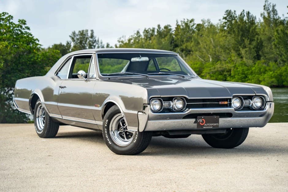 1967 Oldsmobile 442 sold for $46,500