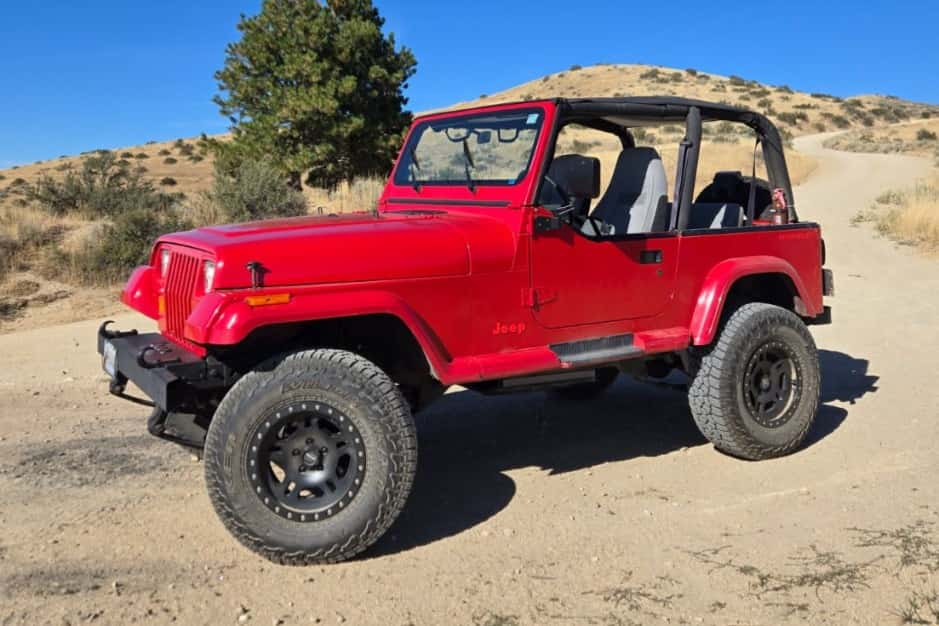 1994 Jeep Wrangler YJ (1987-1995) sold for $8,500
