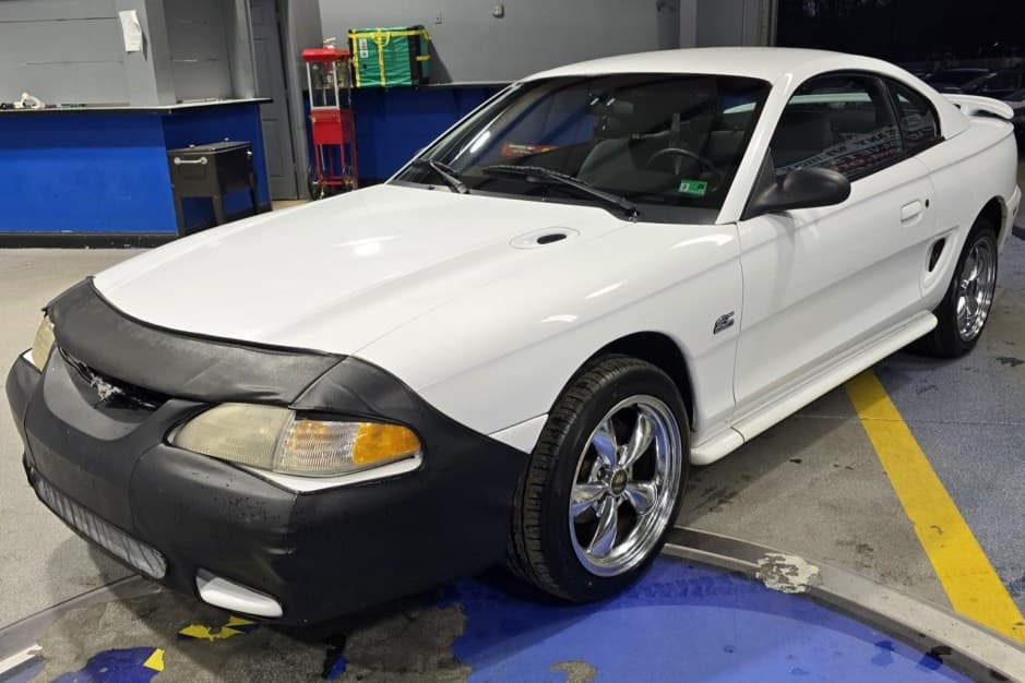 1994 Ford Mustang SN95 1994-2004 sold for $5,525