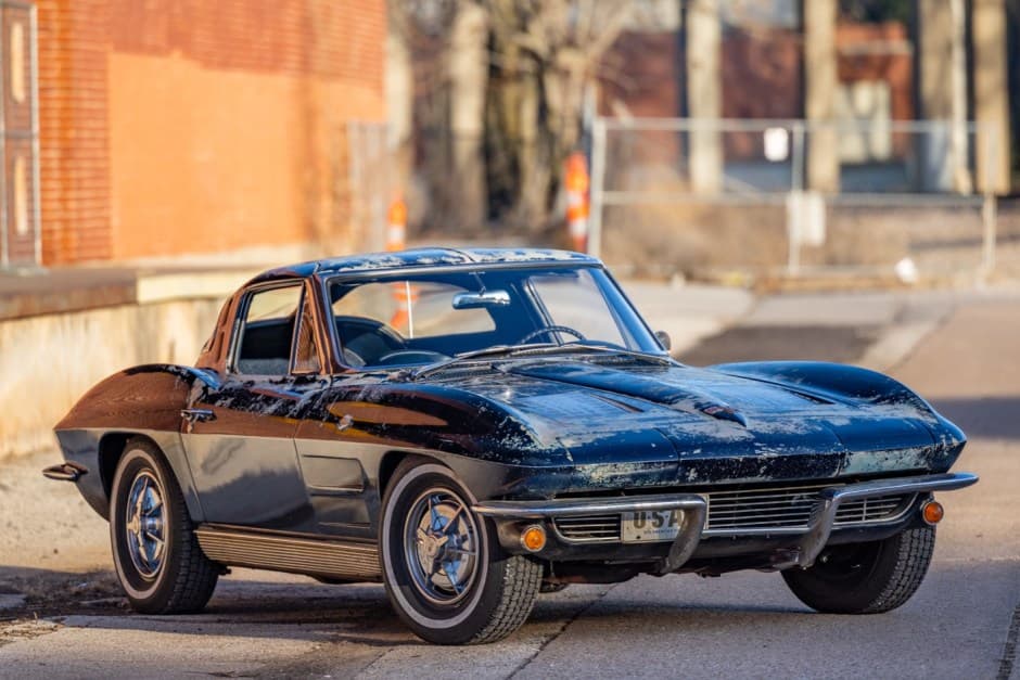 1963 Chevrolet Corvette C2 sold for $176,000