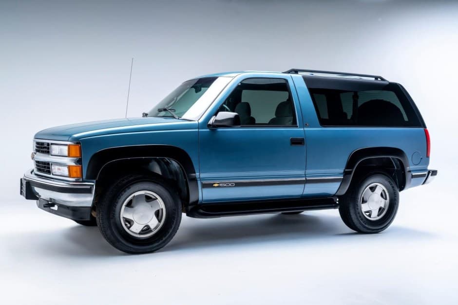 1996 Chevrolet Tahoe GMT400 sold for $16,125