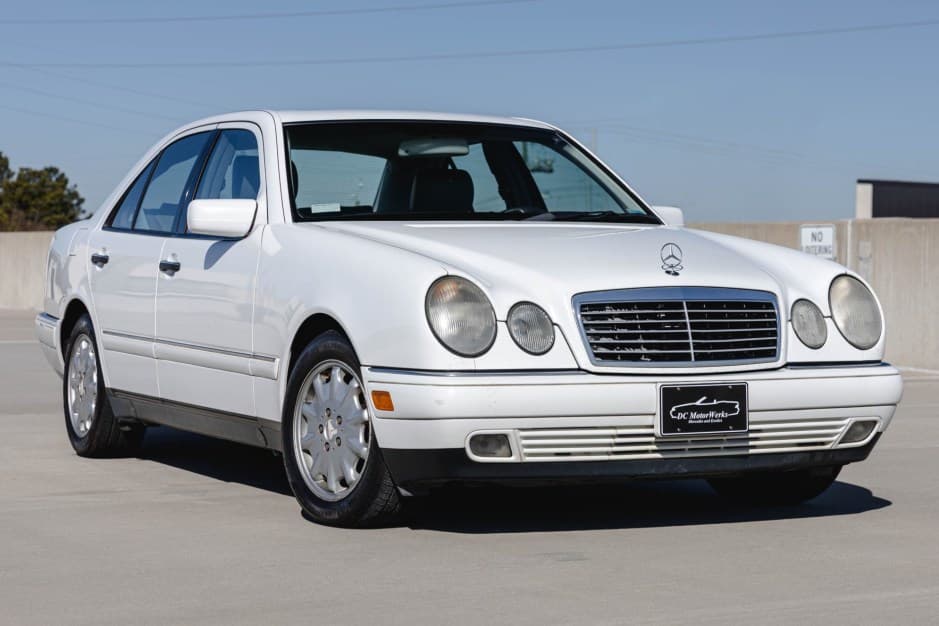 1999 Mercedes-Benz W210 E-Class sold for $6,766