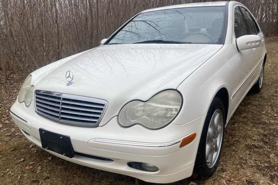 2003 Mercedes-Benz W203 C-Class sold for $6,000