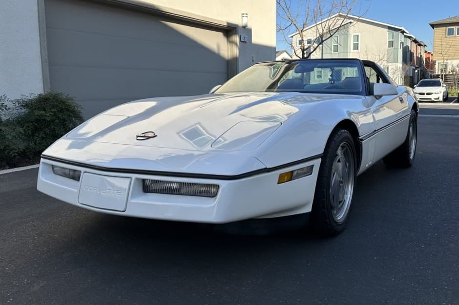 1989 Chevrolet Corvette C4 Coupe (1984-1991) sold for $8,200