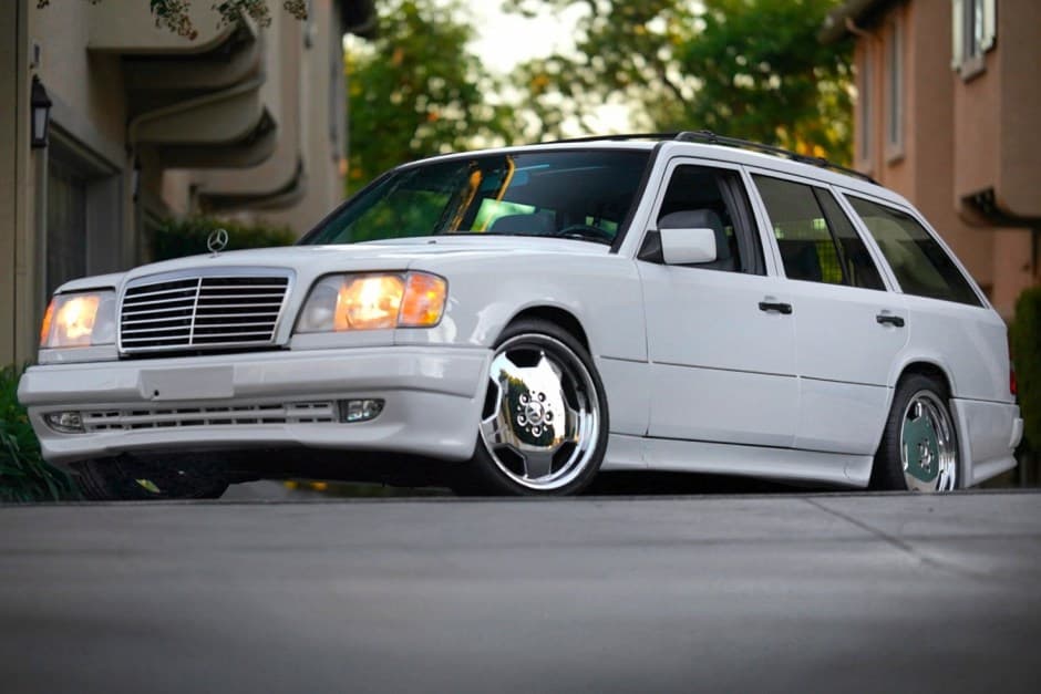 1995 Mercedes-Benz W124 E-Class sold for $10,750