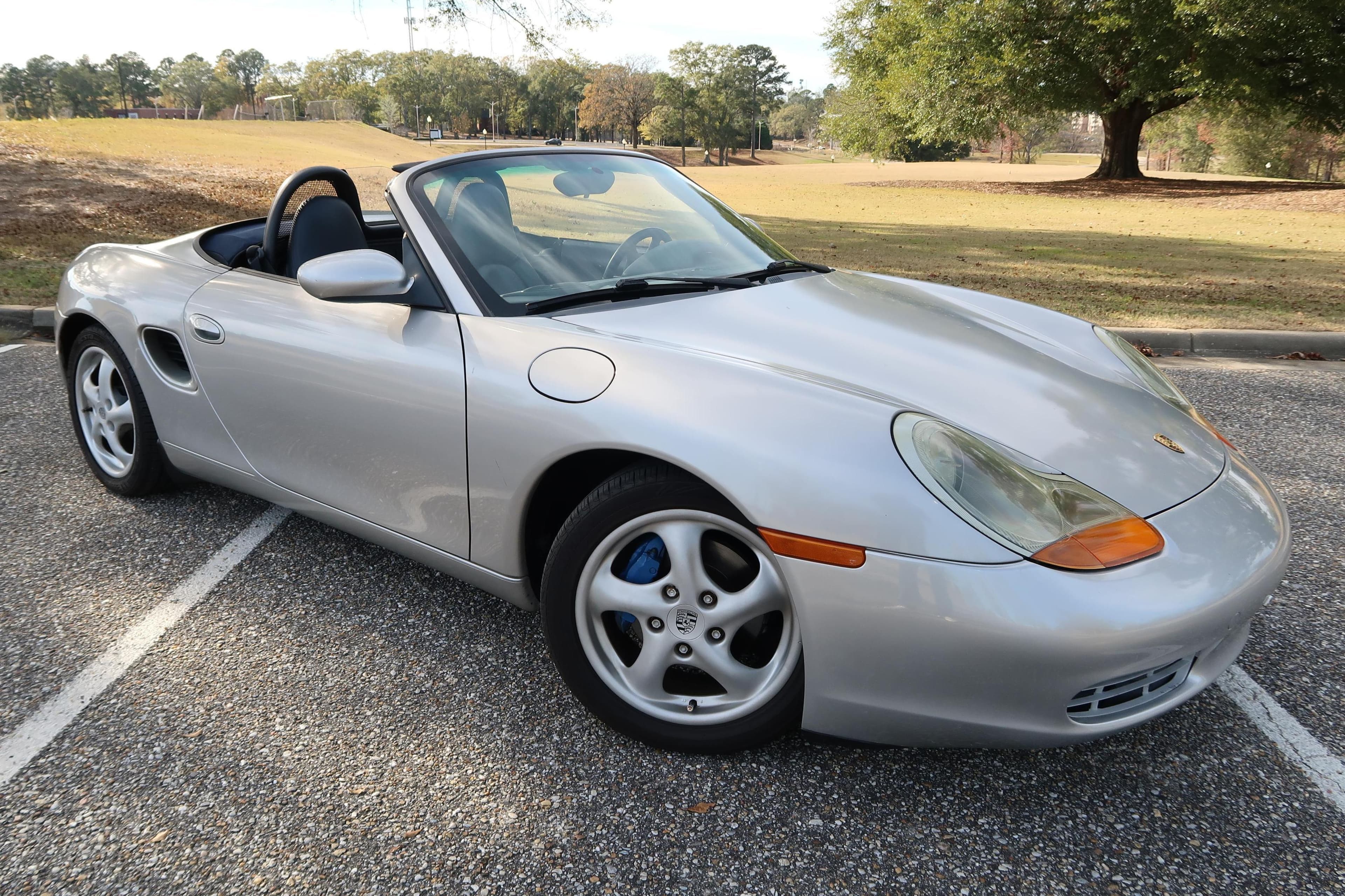 1999 Porsche 986 Boxster sold for $7,500