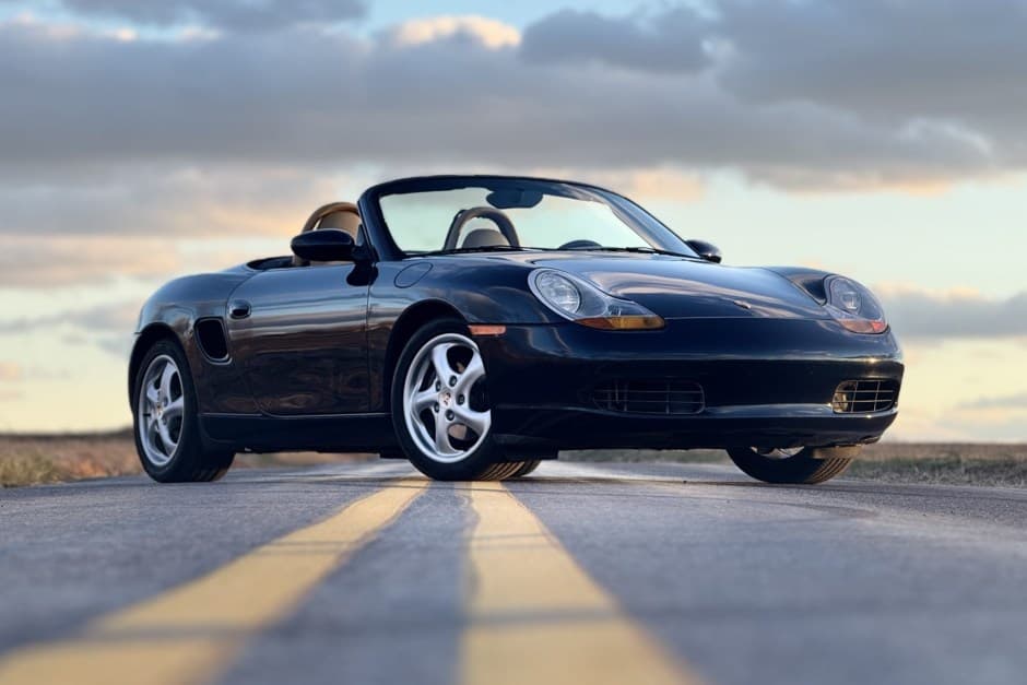 2000 Porsche 986 Boxster sold for $16,500