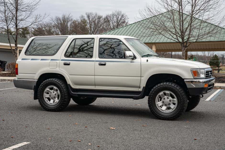 1992 Toyota 4Runner (N120) sold for $19,001