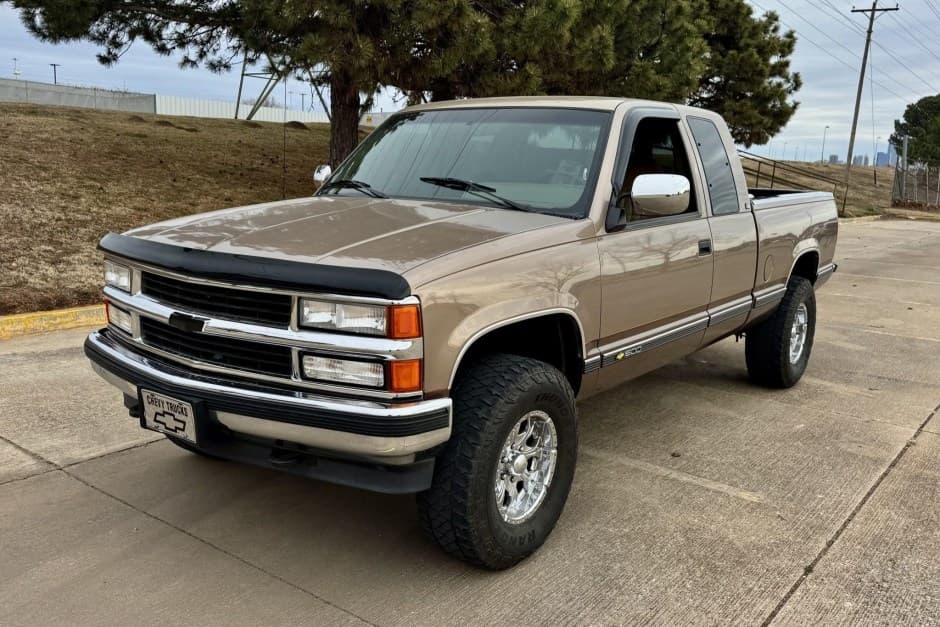 1994 Chevrolet C/K GMT400 (1988-2002) sold for $14,000