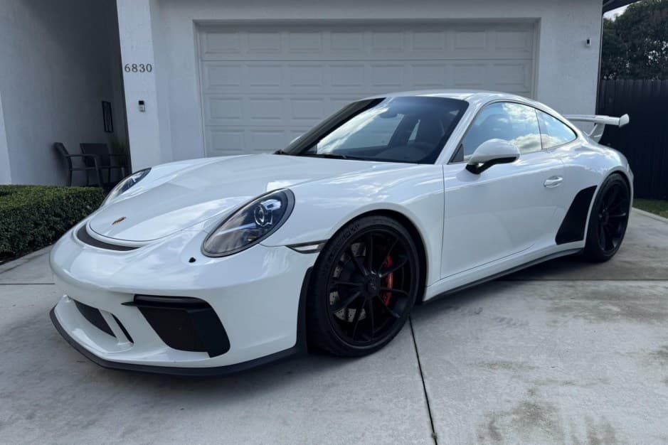2018 Porsche 991 911 GT3 sold for $177,000