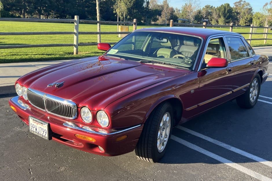 2003 Jaguar X308 XJ (1998-2003) sold for $5,300