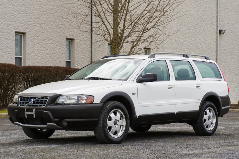 2004 Volvo XC70 sold for $9,999