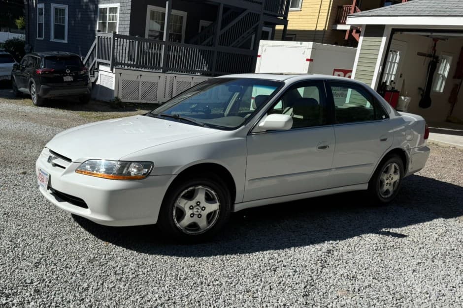 1998 Honda Accord sold for $5,200