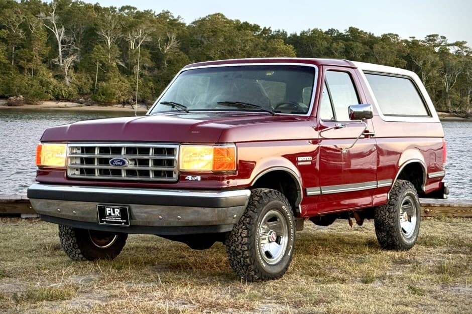 1988 Ford Bronco 4th-5th Generations 1987-1996 sold for $17,250