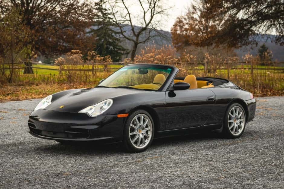 2002 Porsche 996 911 Carrera sold for $30,000