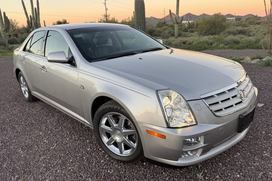 2005 Cadillac STS & STS-V sold for $8,250