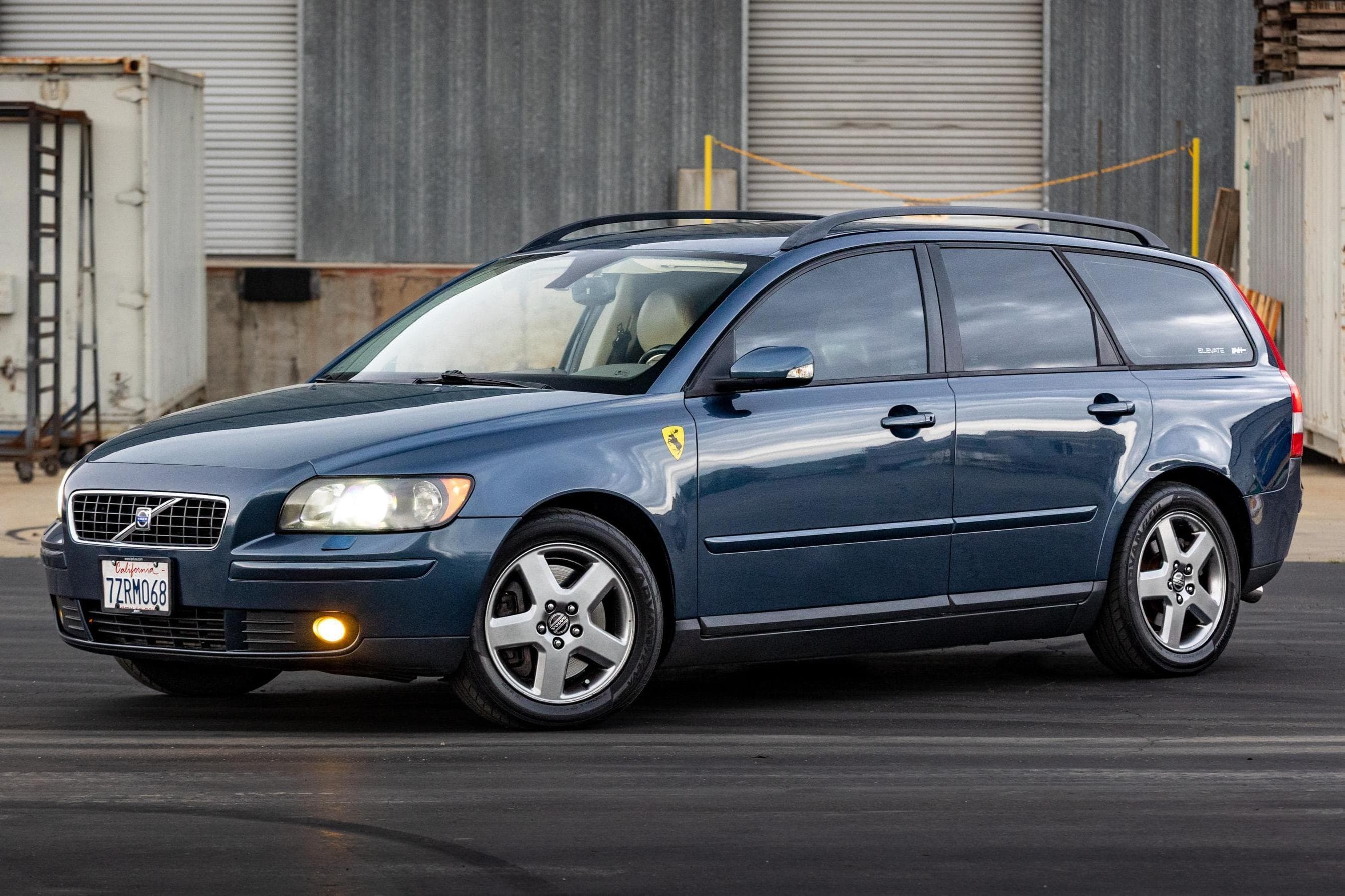 2005 Volvo V50 sold for $10,100