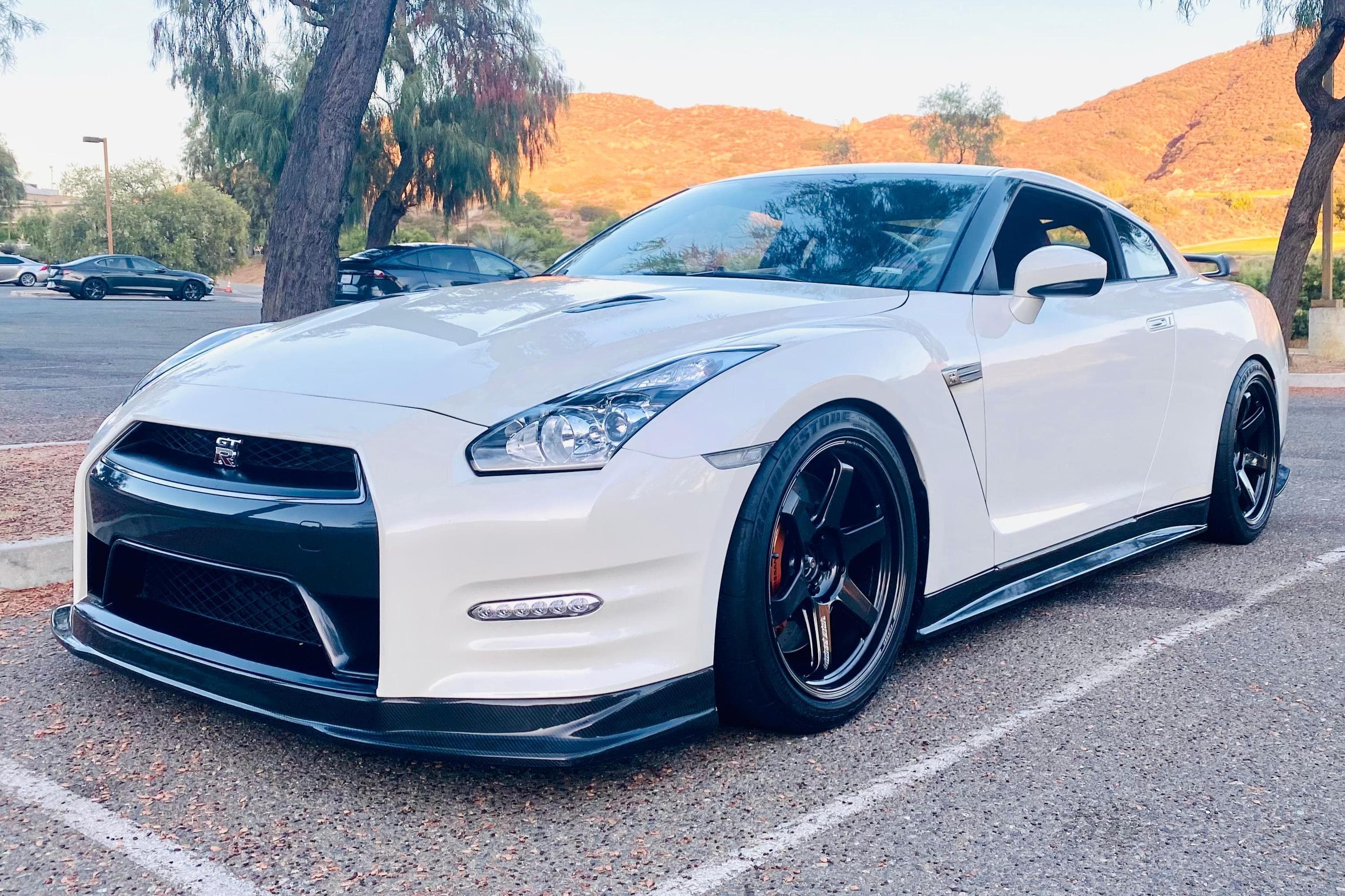 2014 Nissan R35 GT-R sold for $88,000