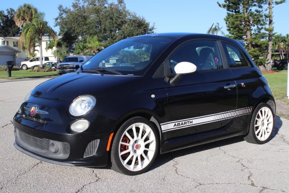 2012 Fiat 500 (2012-2019) sold for $11,000