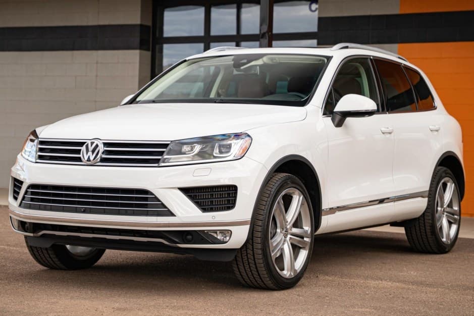 2016 Volkswagen Touareg sold for $44,318
