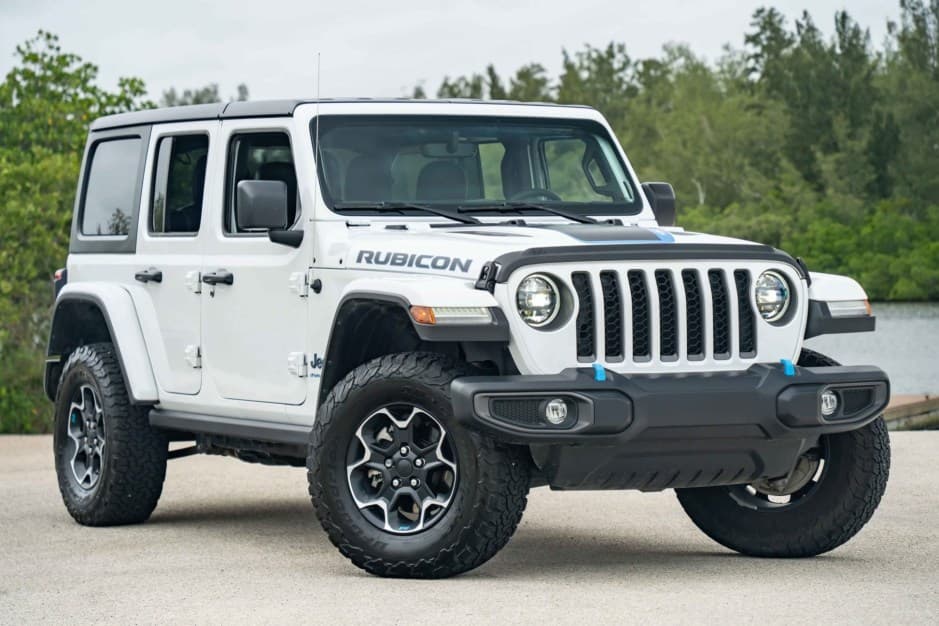 2023 Jeep Wrangler JL (2018+) sold for $33,251