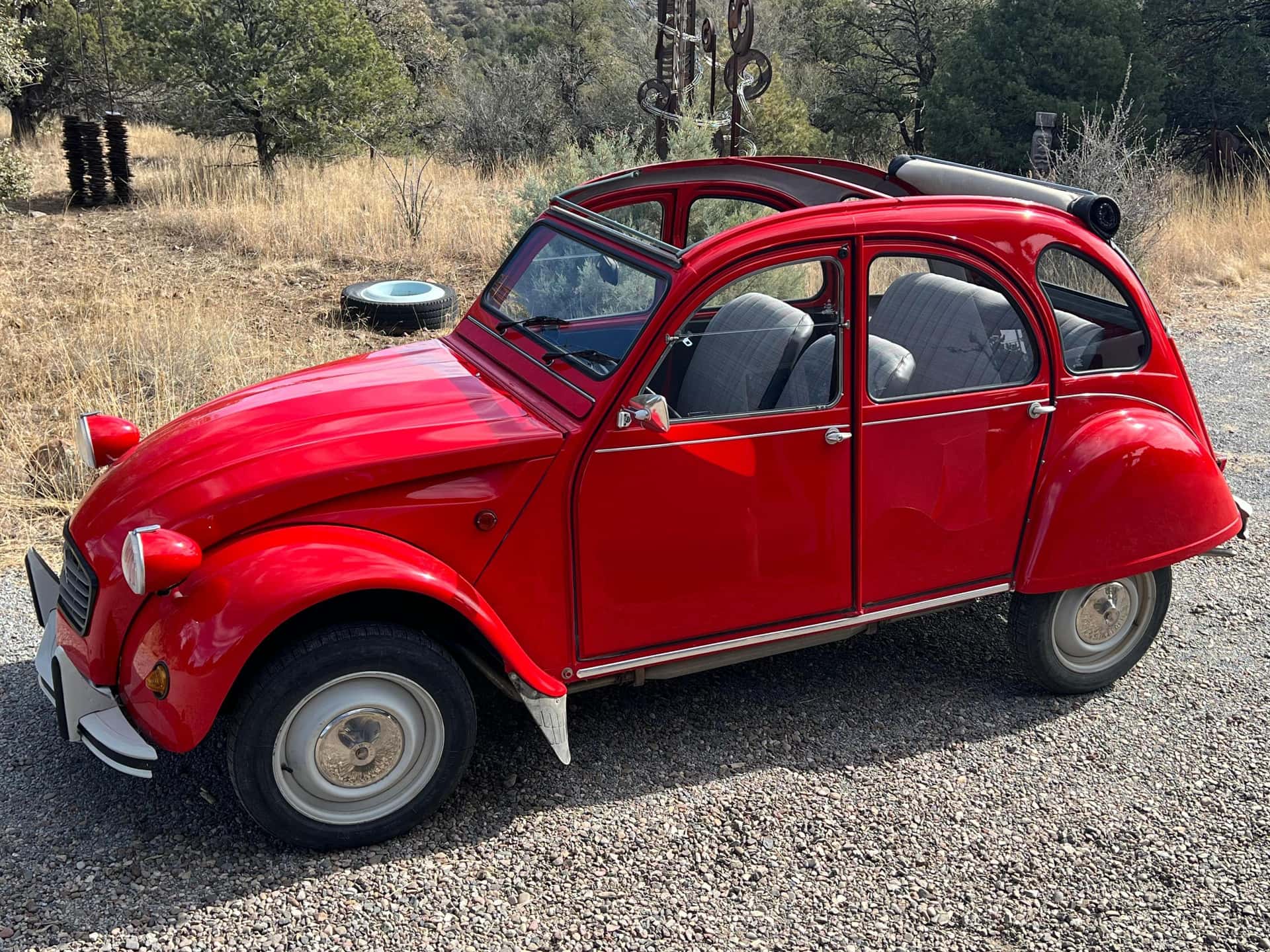 1989 Citroen 2CV sold for $9,850