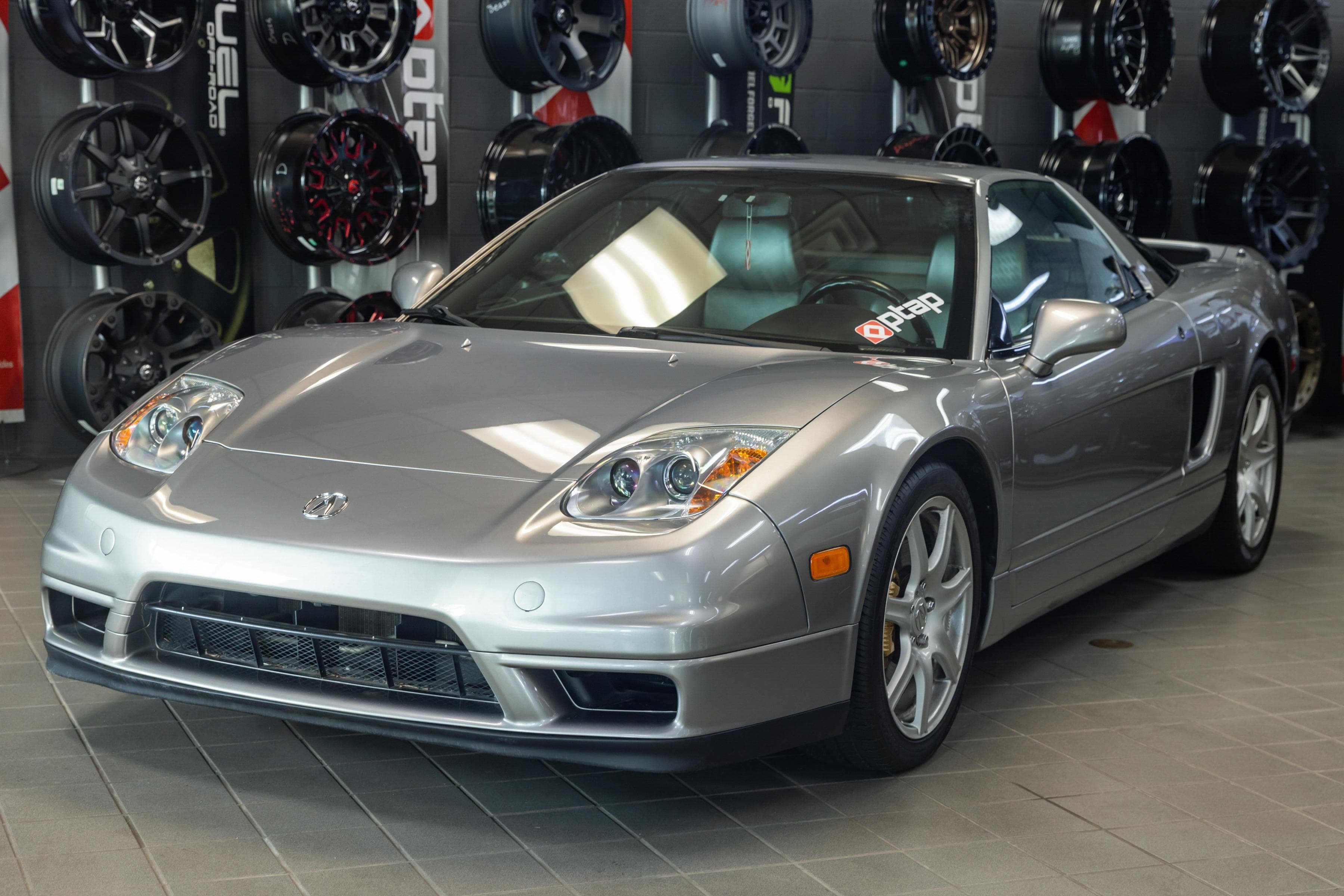 2005 Acura NSX sold for $121,000