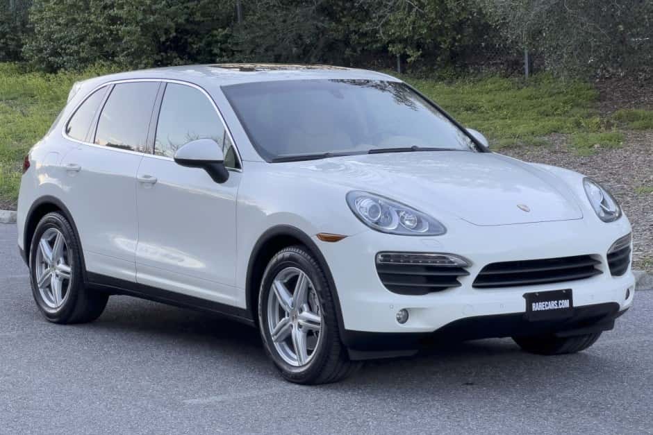 2012 Porsche 958 Cayenne (2011-2018) sold for $20,000
