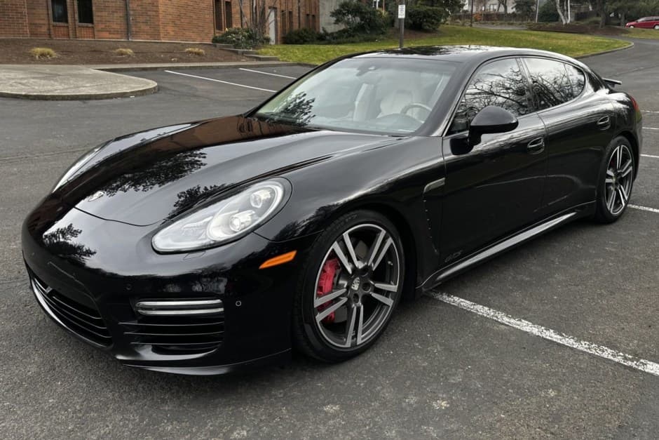 2016 Porsche Panamera sold for $39,999