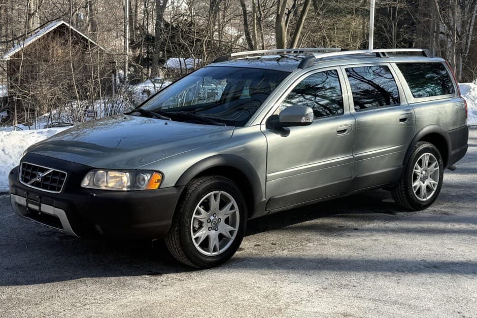 2007 Volvo XC70 sold for $9,000