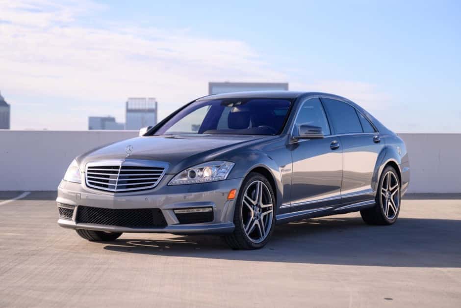 2011 Mercedes-Benz W221 S-Class sold for $15,000
