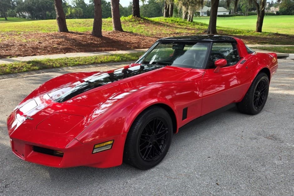 1981 Chevrolet Corvette C3 Coupe (1973-1982) sold for $8,500