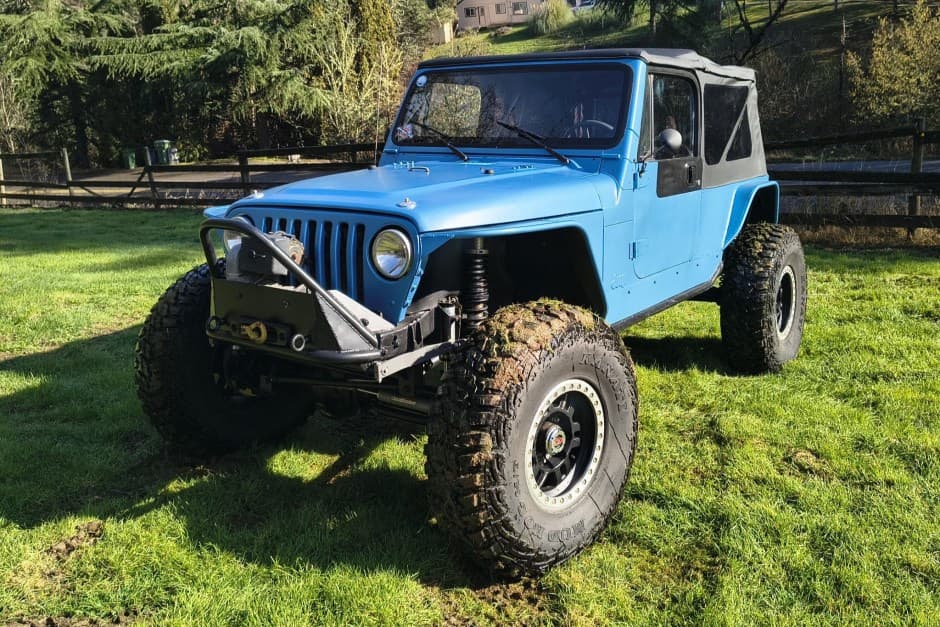 2001 Jeep Wrangler TJ (1997-2006) sold for $9,400
