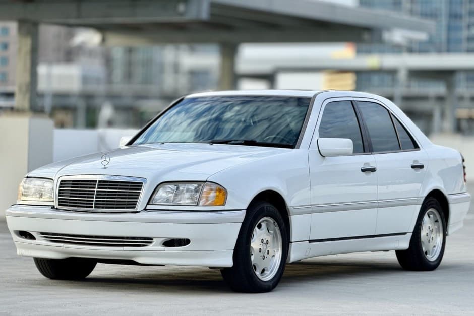 1998 Mercedes-Benz W202 C-Class sold for $5,775