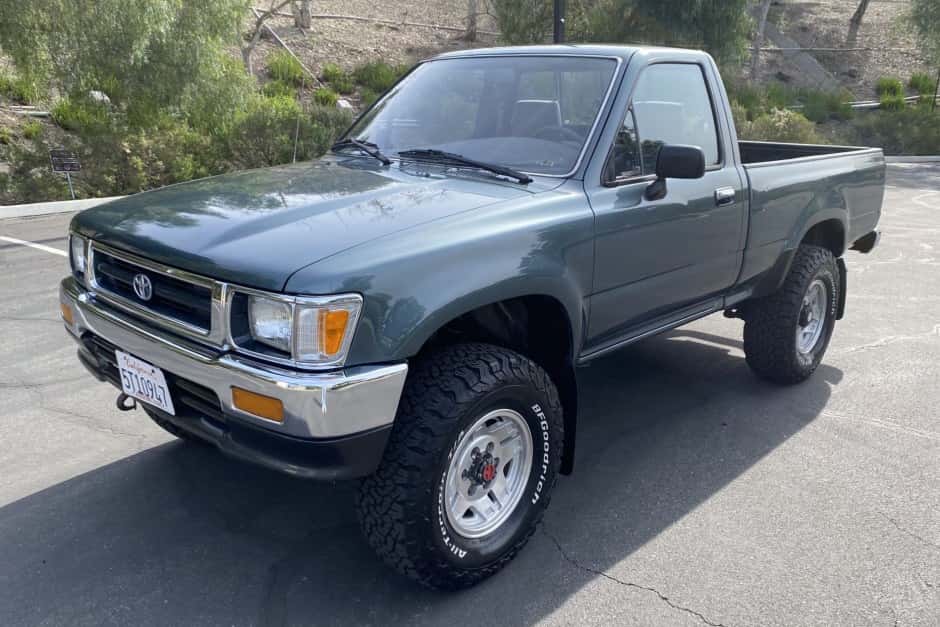 1993 Toyota Pickup (N80/90/100/110 1989-1997) sold for $19,000
