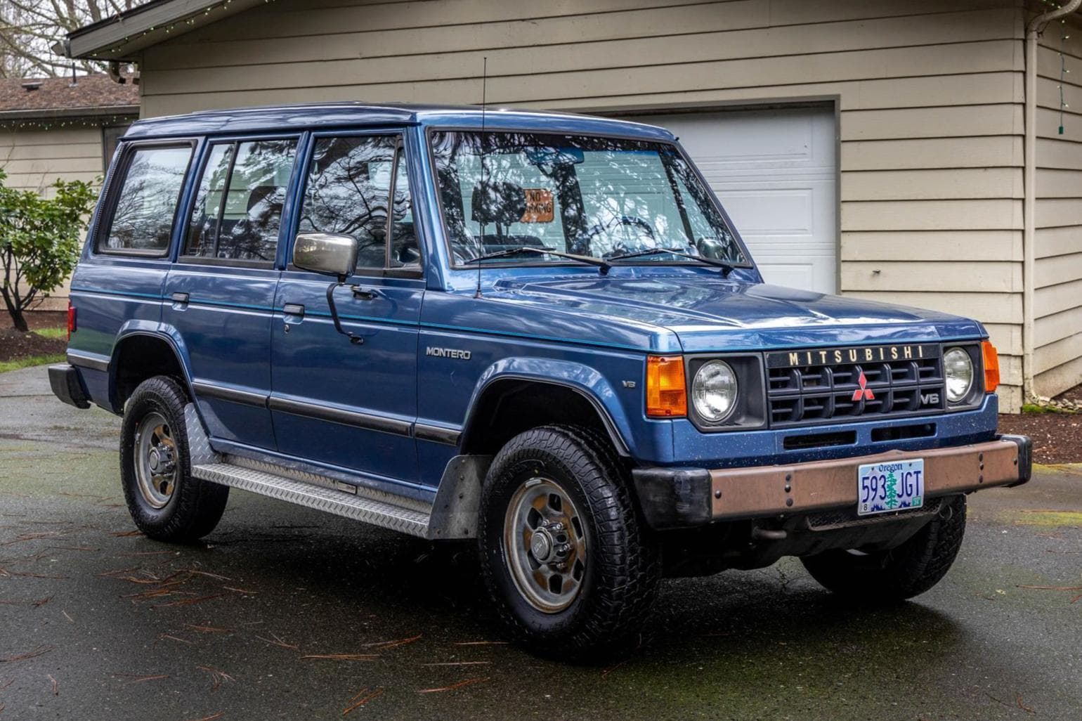1990 Mitsubishi Montero sold for $4,500